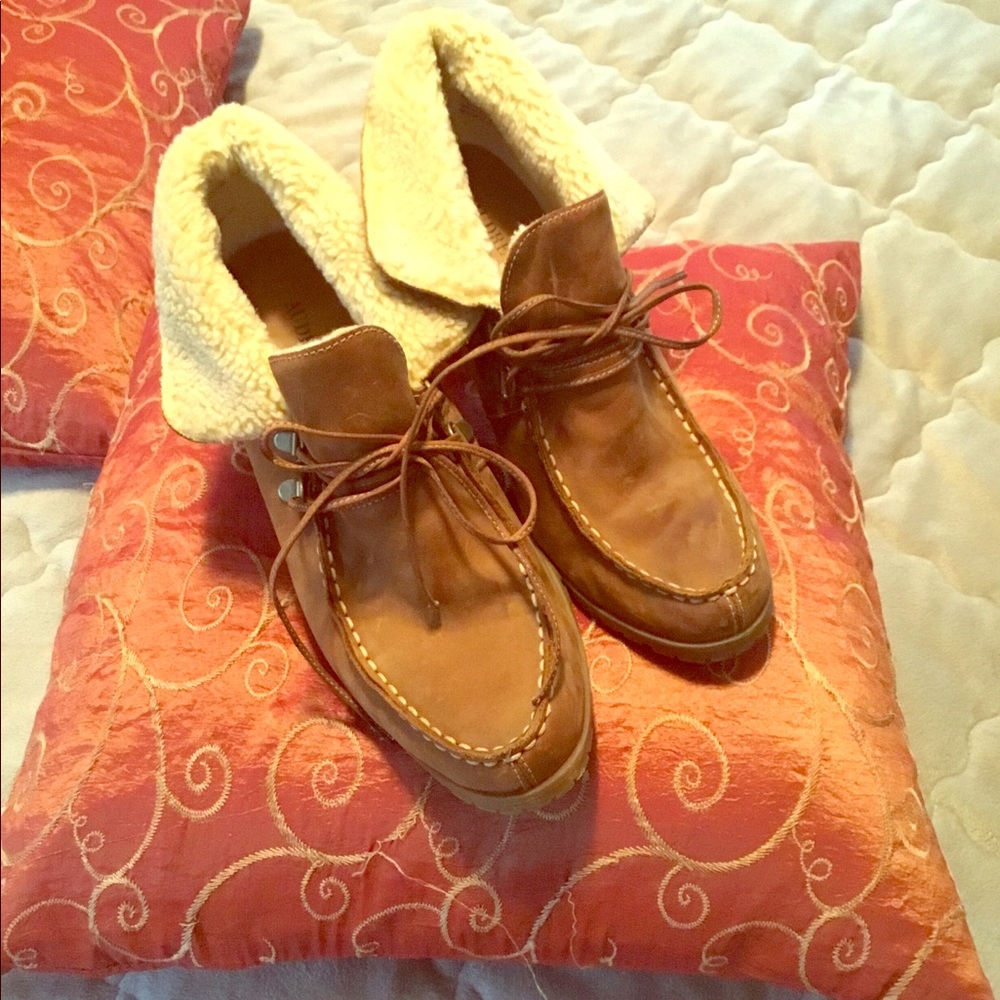 Audrey Brooke Roxy 2 Bootie